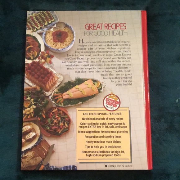 2 Cookbooks - Picture 2 of 8